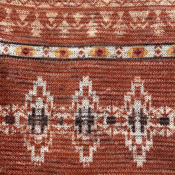 Rewind sleeveless southwestern/lace top - Size Small - Picture 6 of 9